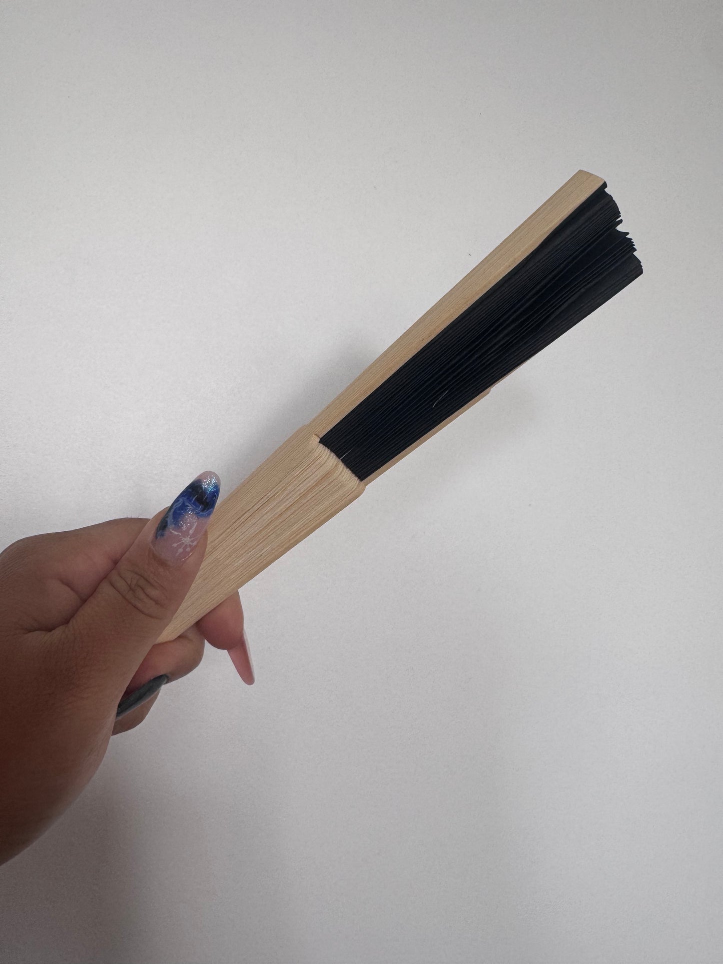 Éventail Girls in France